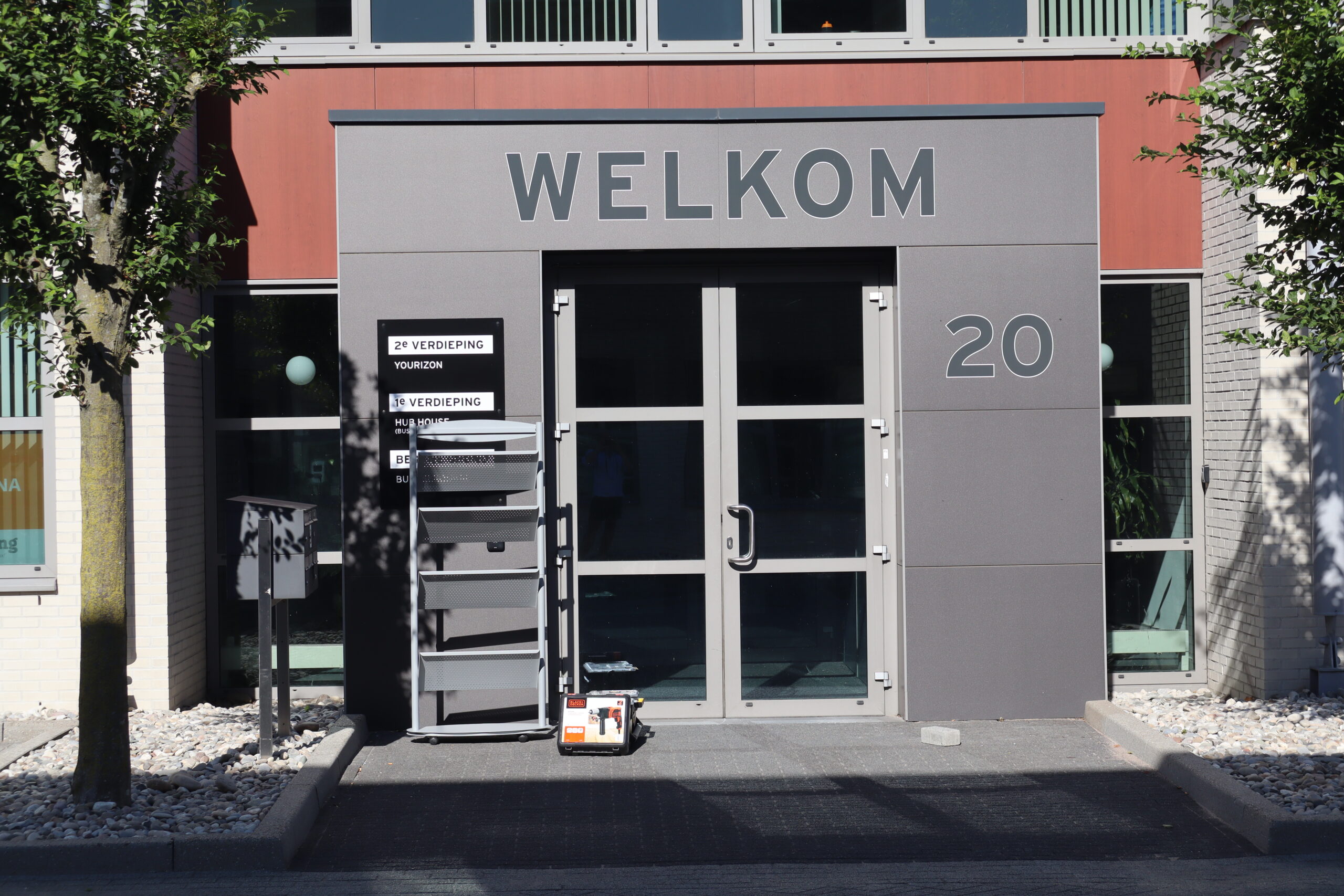 Entree van Hartverstand aan De Wel 20 in Hoevelaken